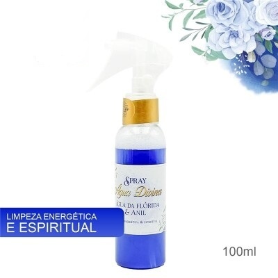 Frasco de spray azul Água Divina com texto e flores azuis ao fundo