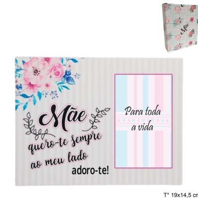 Cartão decorativo com flores e texto em português dedicado à mãe