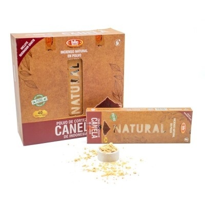 Pacote e caixa de incenso natural em pó de canela com recipiente pequeno e pó espalhado