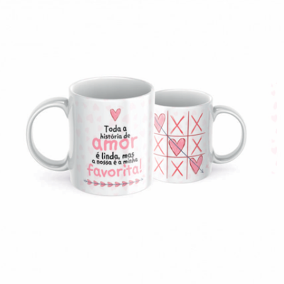 Duas canecas brancas com texto e desenhos cor-de-rosa
