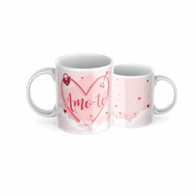 Duas canecas brancas decoradas com corações e texto Amo-te