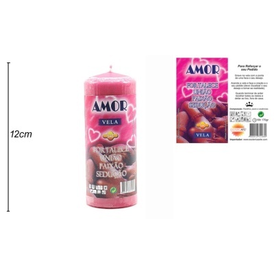 Vela cor-de-rosa com rótulo AMOR VELA e texto em português, 12 cm de altura