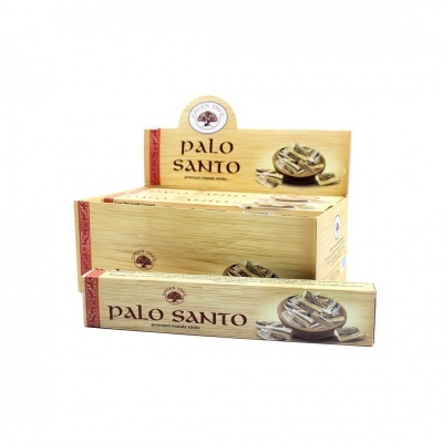 Caixa e embalagem de incenso Palo Santo com textura de madeira em fundo branco