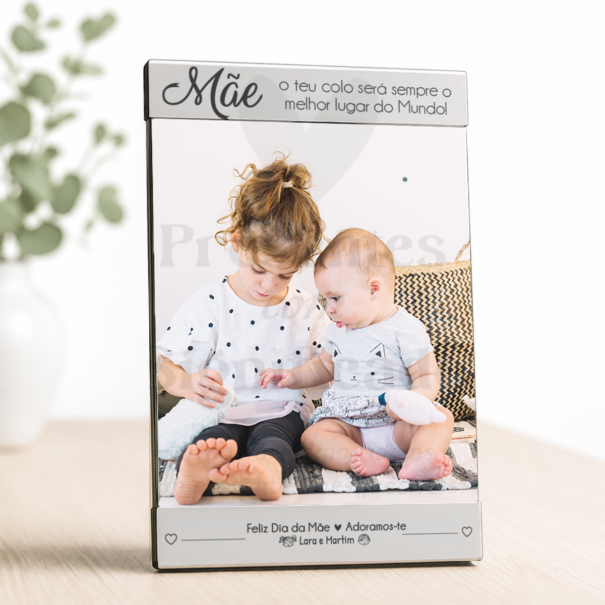 Moldura vertical (3 tamanhos disponíveis) Moldura de vidro com fotografia de duas crianças e mensagem de Dia da Mãe em português