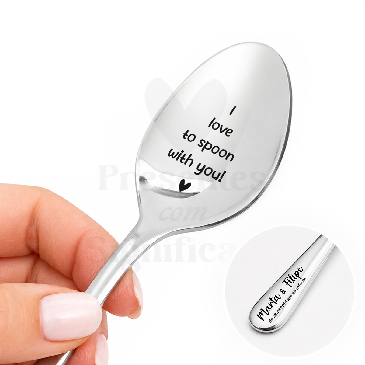 Colher - I love to spoon with you ♡ Colher personalizada em metal com gravações na concha e no cabo, segurada por mão