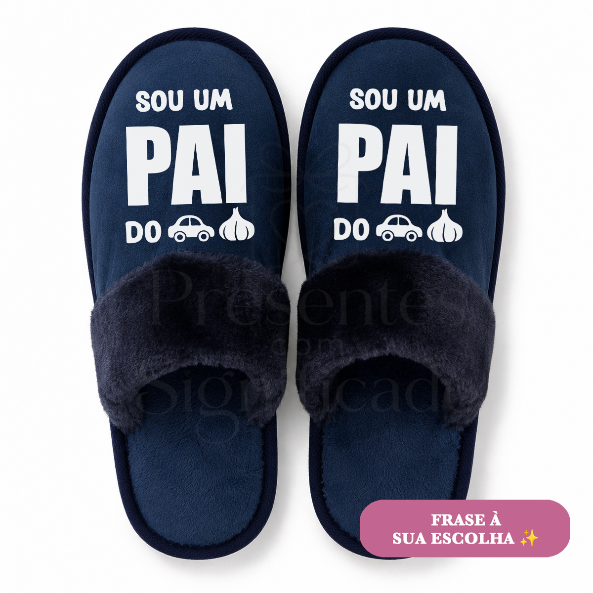 Chinelos de homem azuis com barra (sola de borracha) Chinelos azuis com forro felpudo e texto branco com pictogramas de carro e alho