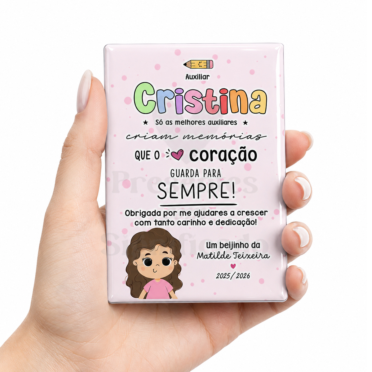 Íman retangular - Agradecimento Placa retangular rosa claro com texto colorido e ilustração de menina, segurada por mão feminina.