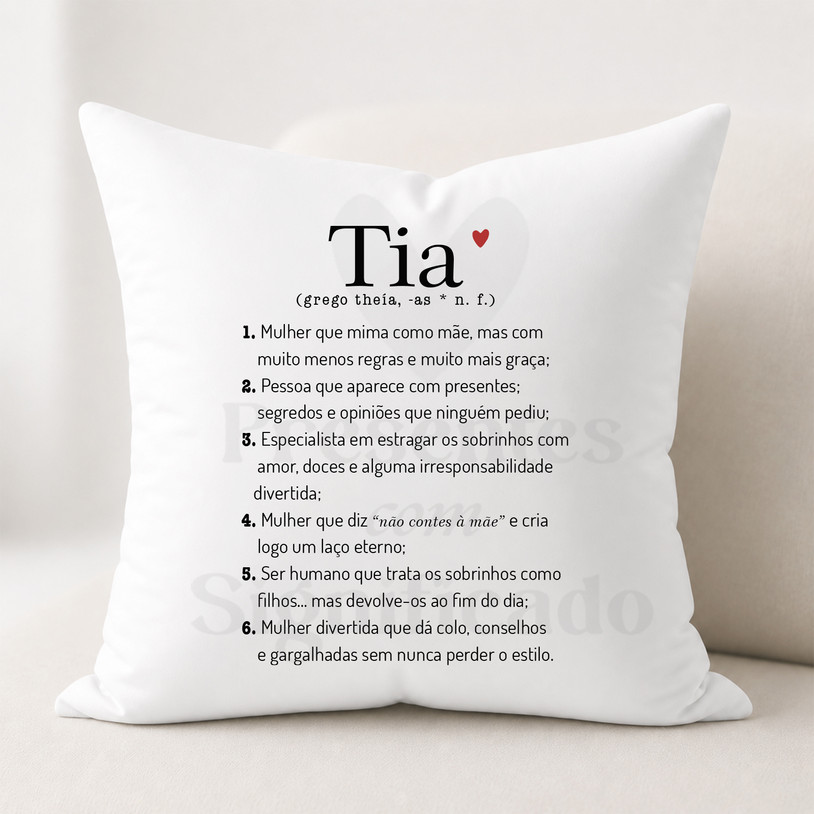 Fronha/Almofada - Tia Almofada branca com texto e definição de Tia em português