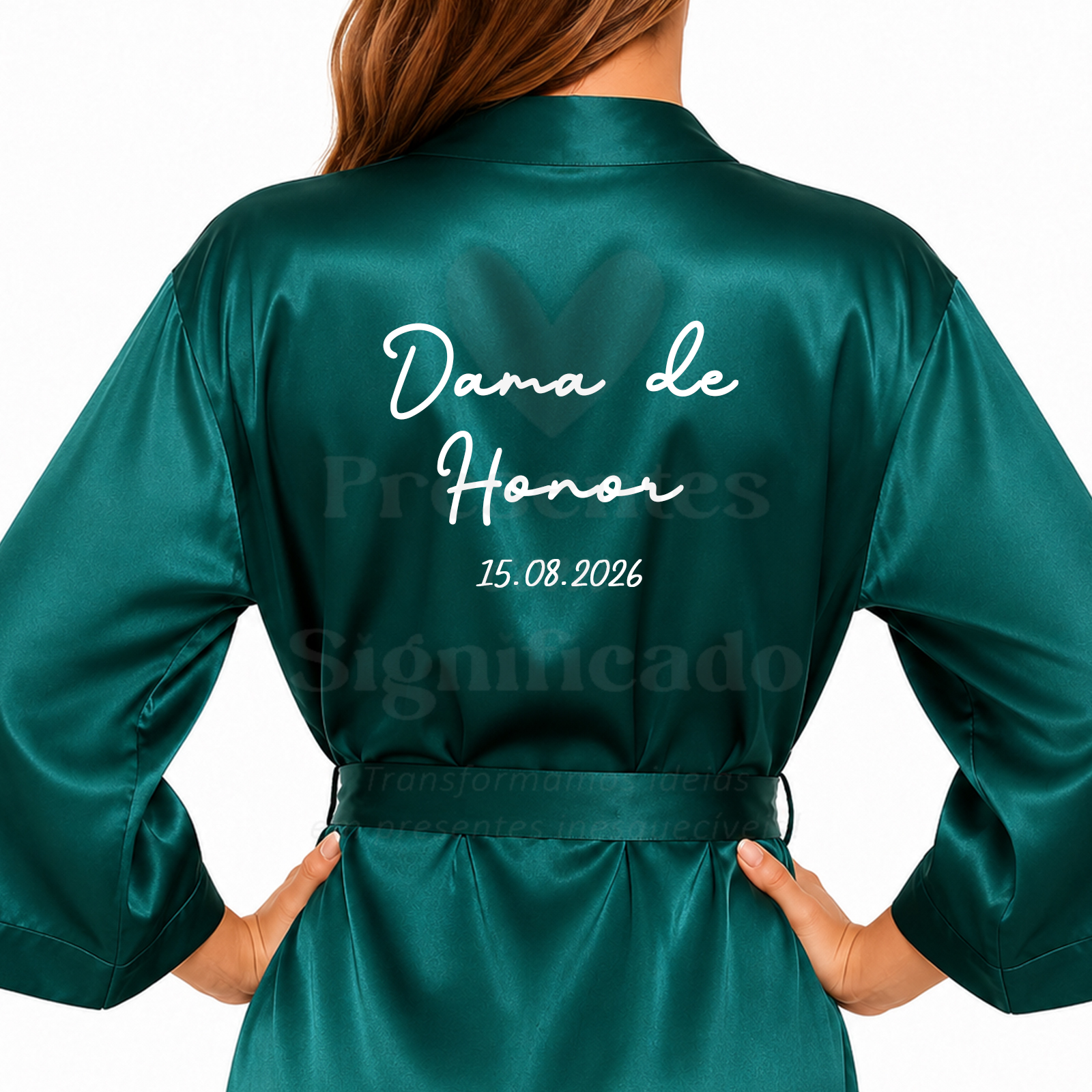 Robe acetinado (verde esmeralda) Robe de cetim verde escuro com inscrições nas costas