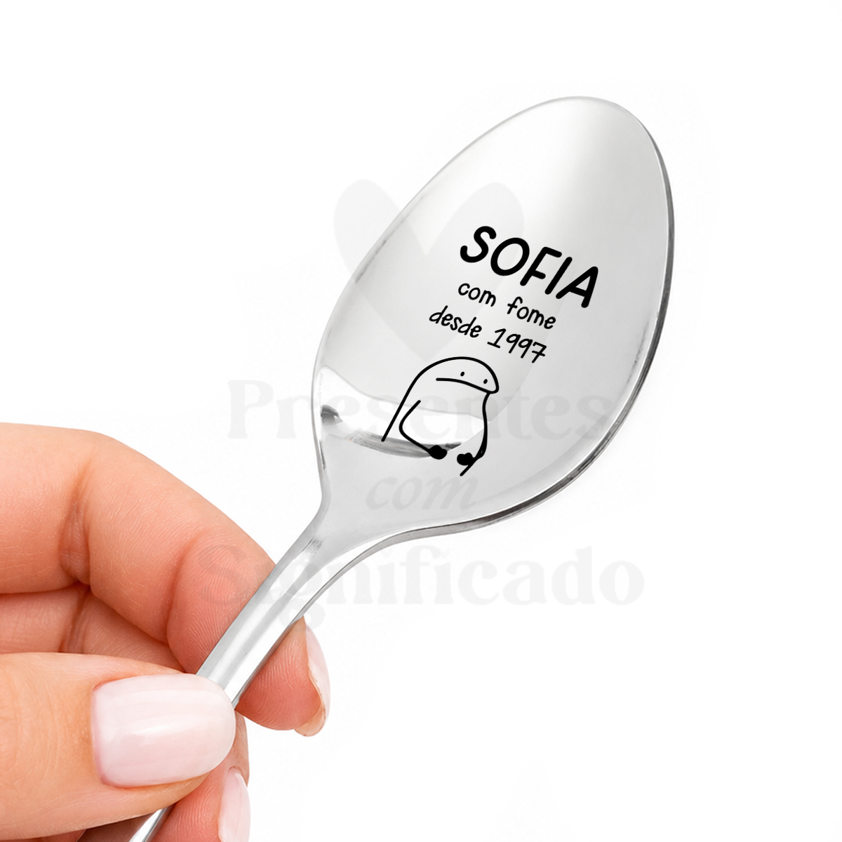Colher Flork - XXX, com fome desde... Colher prateada personalizada com texto e desenho em tinta preta.