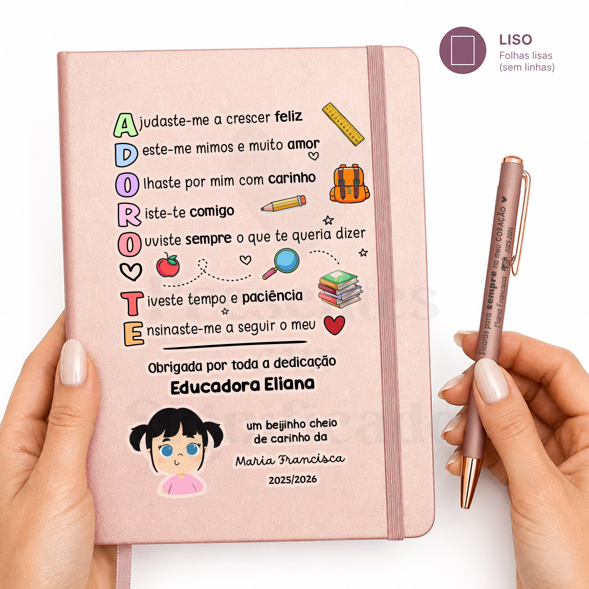 Bloco de Notas metalizado (A5 folhas lisas) - ADORO-TE Caderno rosa com texto e ilustrações, acompanhado de caneta rosa com frase gravada.