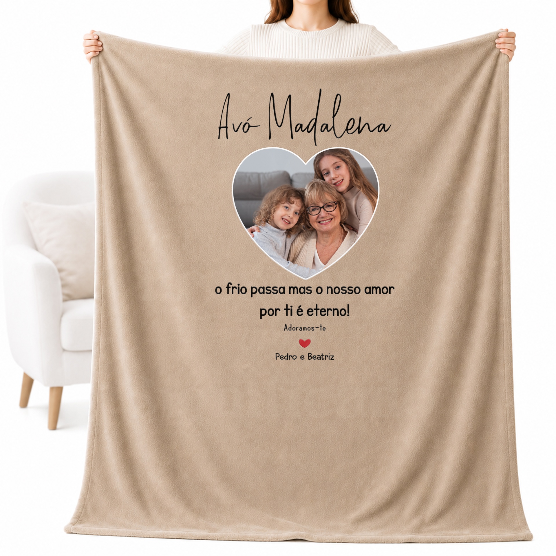 Manta polar personalizada (bege) Manta bege personalizada com foto em coração e texto em português