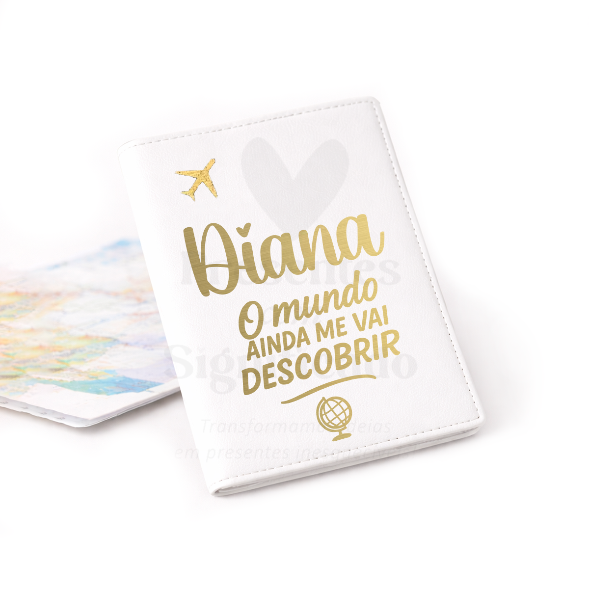 Capa para passaporte personalizada - Branca Capa de passaporte branca com texto dourado personalizado