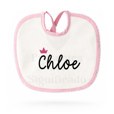 Babete branco com borda rosa e nome Chloe em preto com coroa rosa.