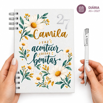 Agenda A5 branca com flores e texto personalizado Camila FAZ acontecer COISAS bonitas e número 27, com caneta branca