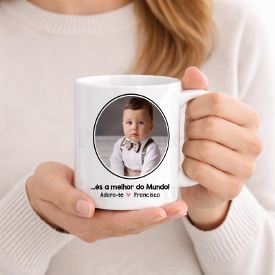 Caneca personalizada com fotografia de bebé e texto em português
