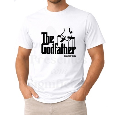 T-shirt branca com estampa The Godfather e mão segurando cordas de marioneta