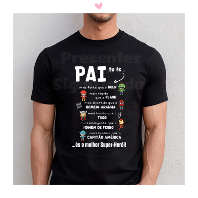 T-shirt preta com texto e desenhos de super-heróis para pai