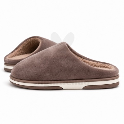 chinelo castanho acolchoado com sola antiderrapante
