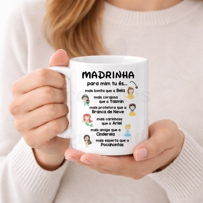 Caneca branca com texto e ilustrações de princesas cartoon