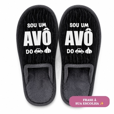 Chinelos de quarto pretos com texto branco e desenhos