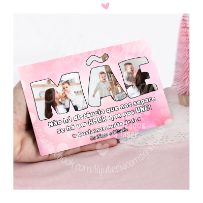 Cartão decorativo rosa com fotos e mensagem para mães