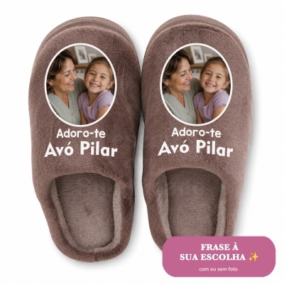 Chinelos marrons felpudos com foto e texto personalizados