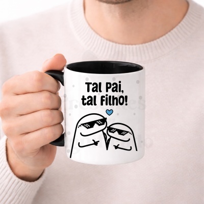 Caneca branca com interior preto e texto Tal Pai, tal Filho! com ilustração