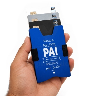 Carteira de cartão azul com mensagem para o melhor pai, contendo três cartões Multibanco