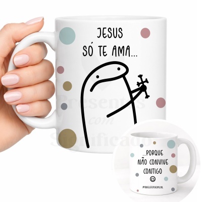 Caneca branca com ilustração e texto religioso em português e círculos coloridos.