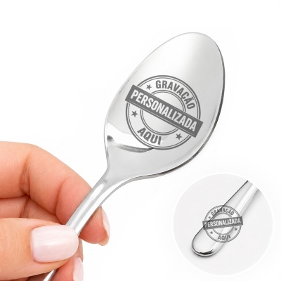 Colher de metal prateado com selo de gravação personalizada