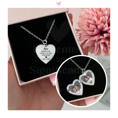 Colar prateado com pendente coração e caixa de oferta rosa