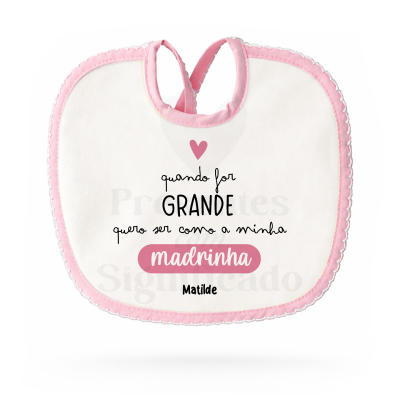 Babete branco com borda rosa e texto em português