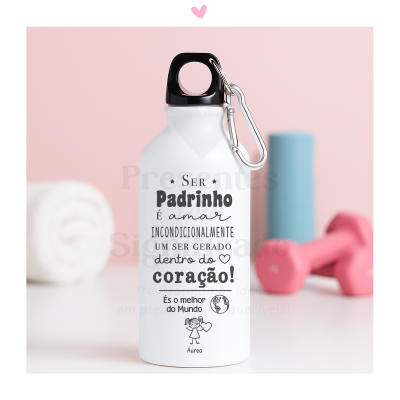Garrafa branca com tampa preta e texto em português sobre Padrinho, sobre mesa branca com fundo rosa e utensílios de ginásio