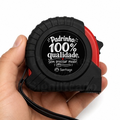 Trena preta e vermelha com texto branco personalizado para padrinho.