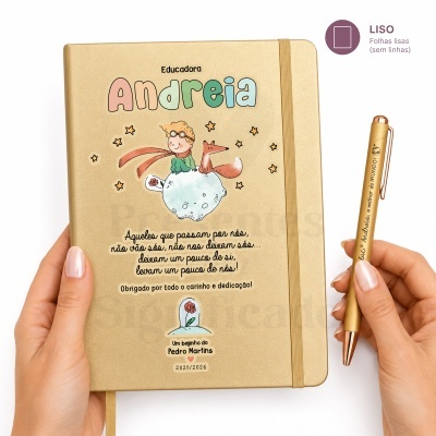 Caderno personalizado para educadora Andreia com ilustração e caneta dourada personalizada