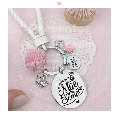 Colar com pendentes em prata e detalhes rosa