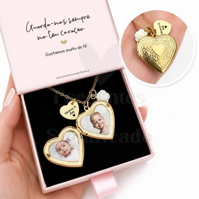 Colar coração dourado com fotos em caixa rosa clara