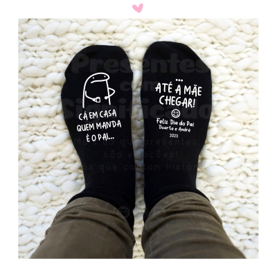 Meias pretas com mensagens em branco para o Dia do Pai