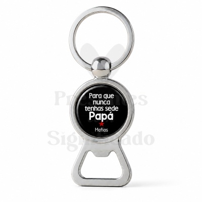 Chaveiro abridor de metal prateado com disco preto com texto para pai