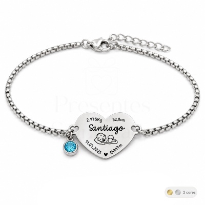 Pulseira prateada com pendente em coração gravado e pendente azul