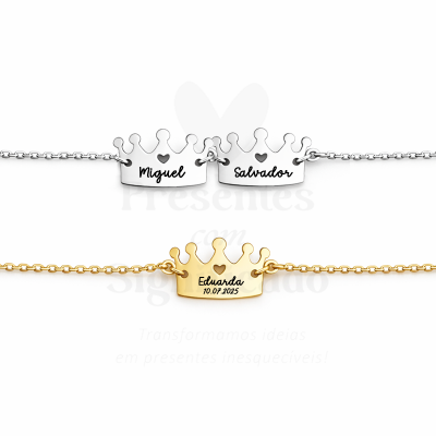 Colares com pendentes em forma de coroa com nomes gravados