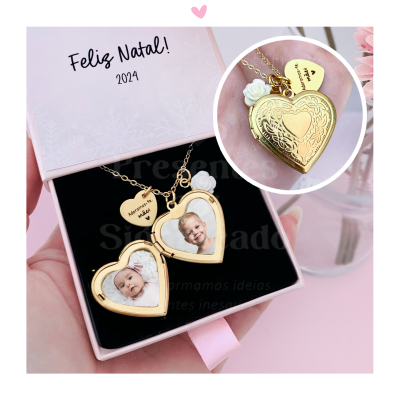 Colar coração dourado com fotos em embalagem de presente rosa com texto Feliz Natal 2024
