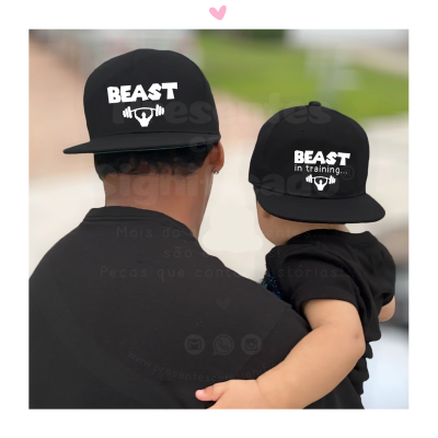 Bonés pretos com texto branco 