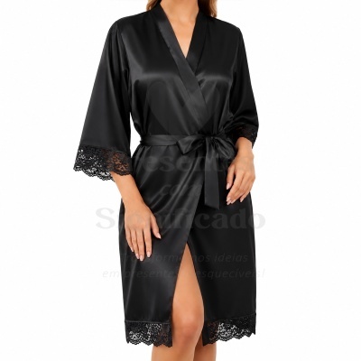 Robe preto de cetim com cinto e renda