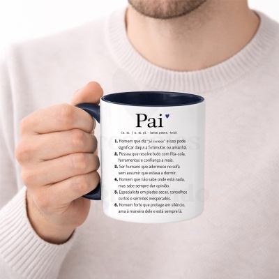 Caneca branca e azul com texto em português sobre o Pai
