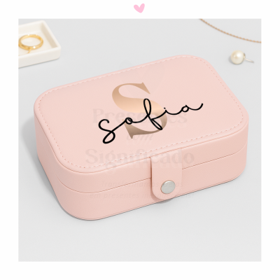 Caixa de joias rosa com o nome Sofia
