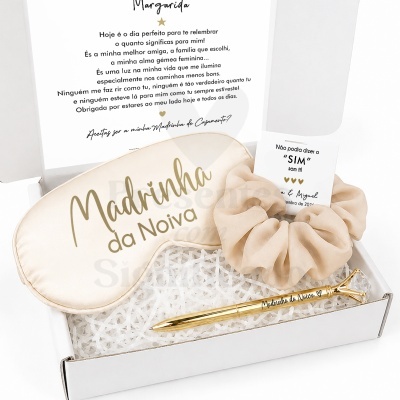Conjunto de presente para madrinha da noiva com máscara de dormir, elástico e caneta dentro de caixa branca