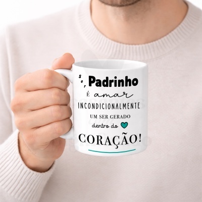 Caneca branca com texto em português sobre padrinho e amor incondicional