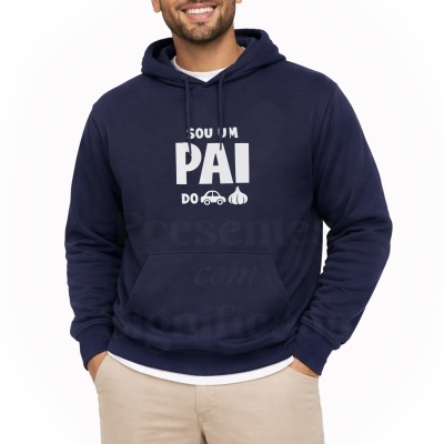 Hoodie azul escuro com texto branco e desenhos de carro e alho